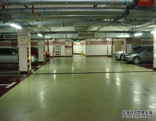 聚脲噴涂設備施工有哪些好處?(圖2) 地下停車場防腐防水噴涂