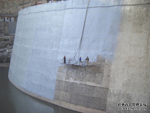 噴涂聚脲(圖1) 水壩噴涂聚脲防水防腐施工