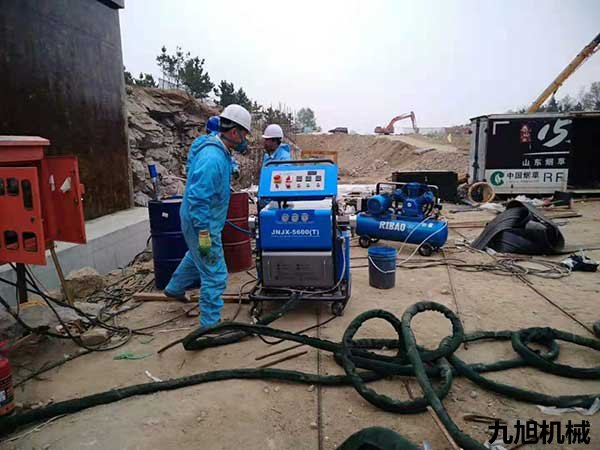 北京聚脲噴涂機(圖1) 北京聚脲噴涂機JNJX-H5600(T)維護培訓(xùn)