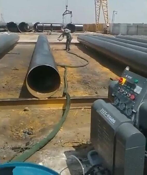 現(xiàn)場管道防腐用什么機械 管道內(nèi)壁防腐補口噴涂機器(圖1) H5600管道內(nèi)壁防腐補口噴涂機器